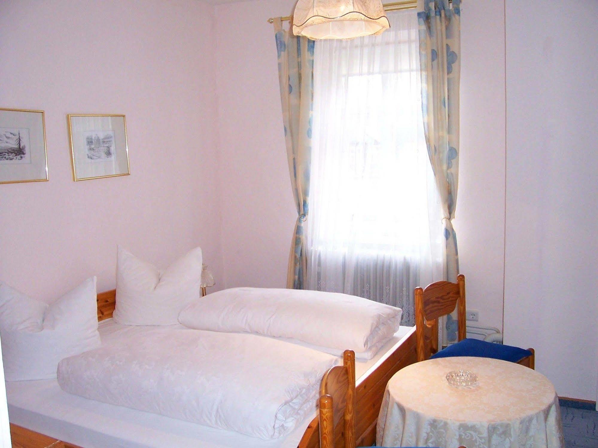 Hotel Krone 2*